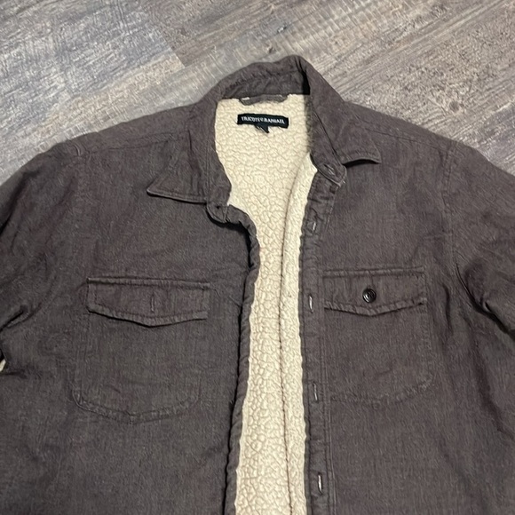 Warm casual button down shirt for men - Picture 2 of 5